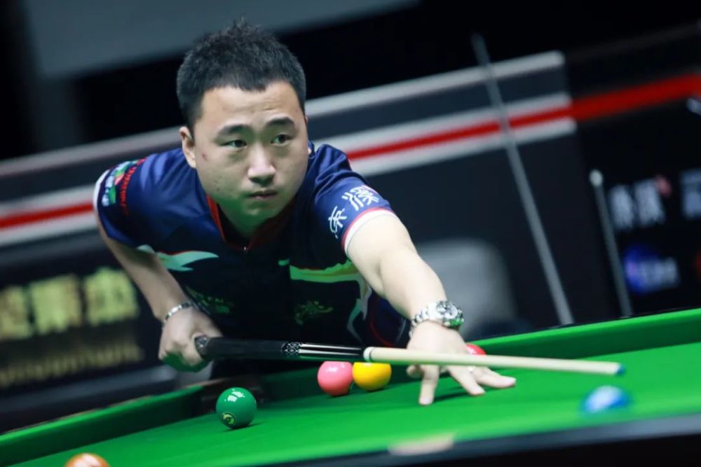 映照出一个 映照出一个